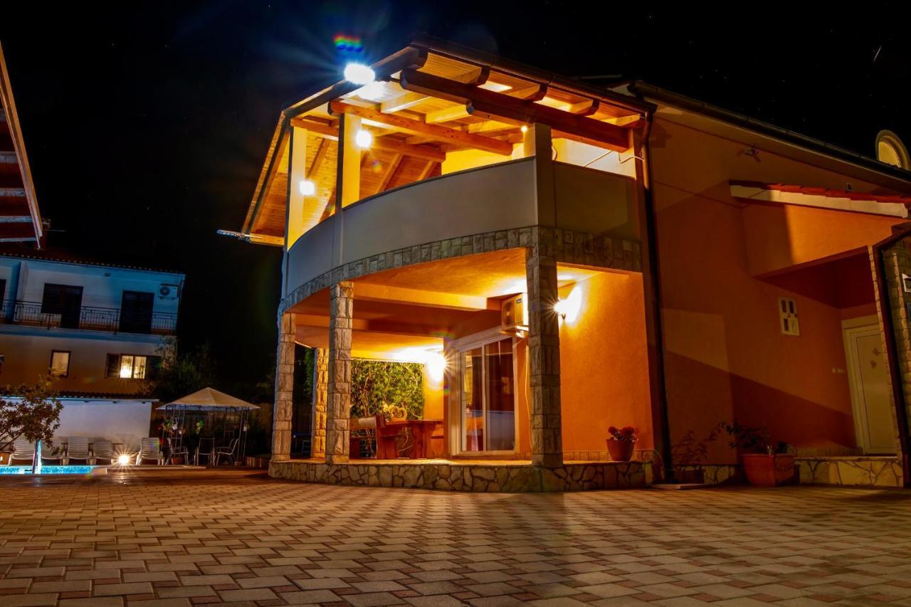 PUY Villa Anita מראה חיצוני תמונה